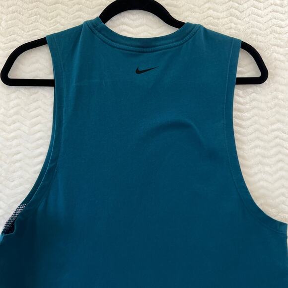 Nike Muscle Tank Womens Small Teal Center Swoosh Top Athleisure The Nike Tee - Picture 5 of 11